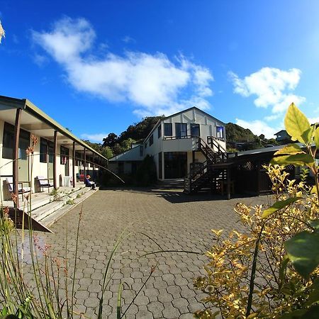 Stewart Island Backpackers Albergue Half-moon Bay Exterior foto