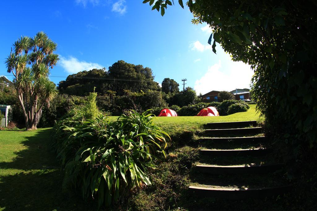 Stewart Island Backpackers Albergue Half-moon Bay Exterior foto