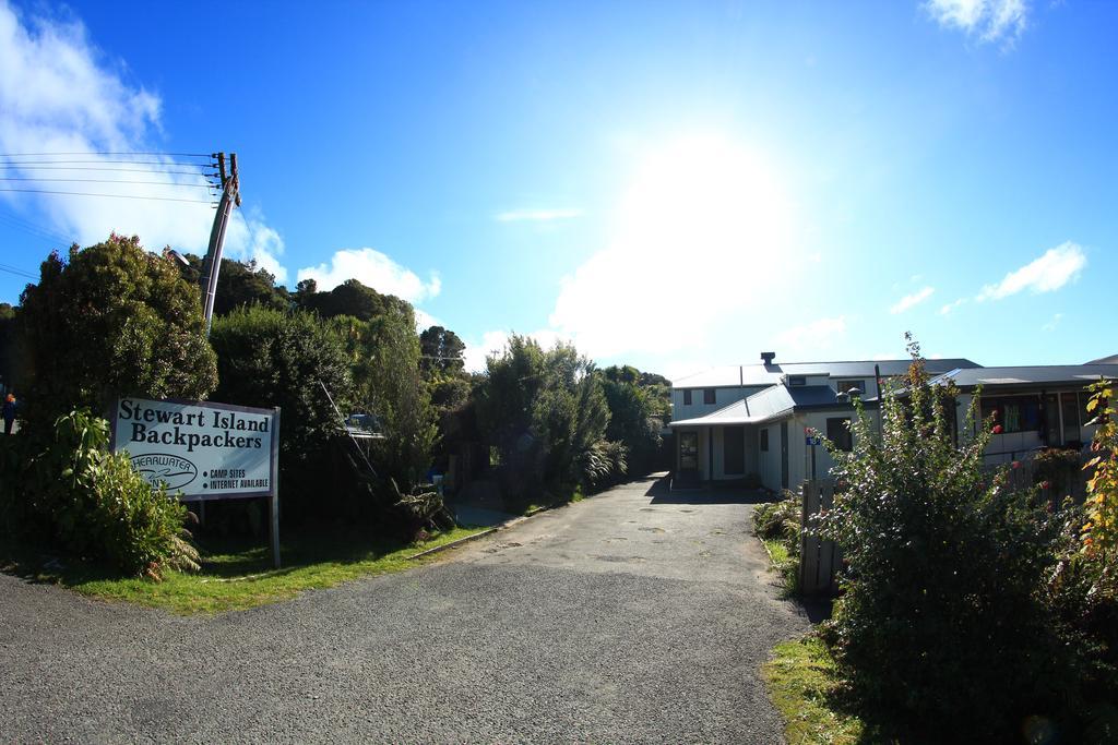 Stewart Island Backpackers Albergue Half-moon Bay Exterior foto