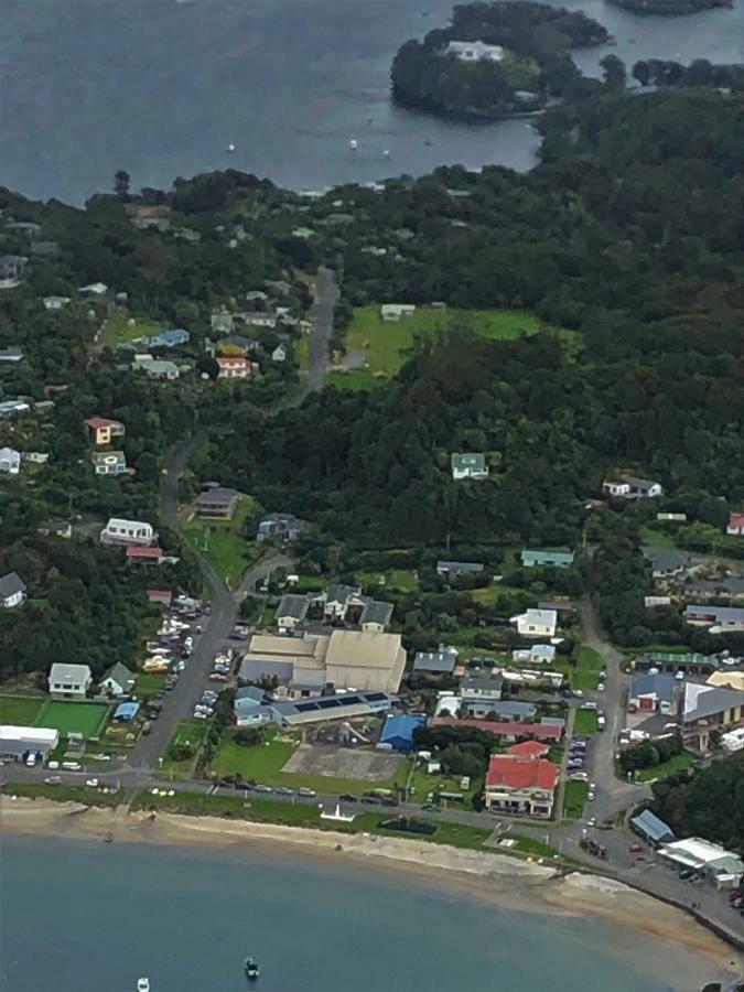 Stewart Island Backpackers Albergue Half-moon Bay Exterior foto