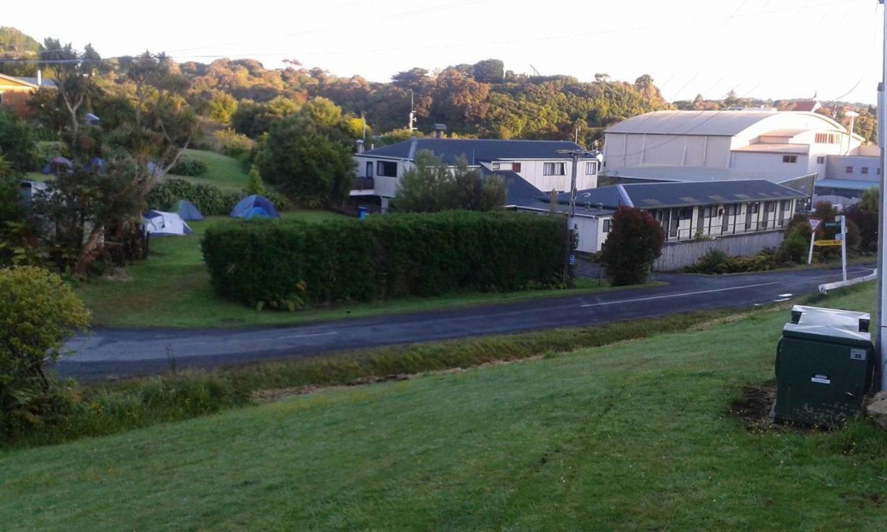 Stewart Island Backpackers Albergue Half-moon Bay Exterior foto